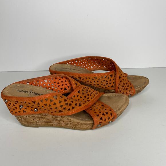 Minnetonka Lainey Laser Cut Suede Wedges Size 8 - Picture 3 of 5
